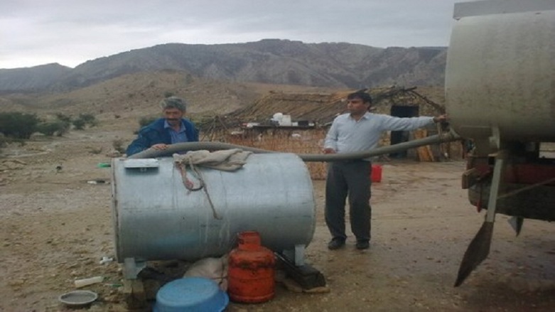 زیاتر لە 100 گوندی سنوری كرماشان بە تانكەر ئاویان بۆ دەچێت